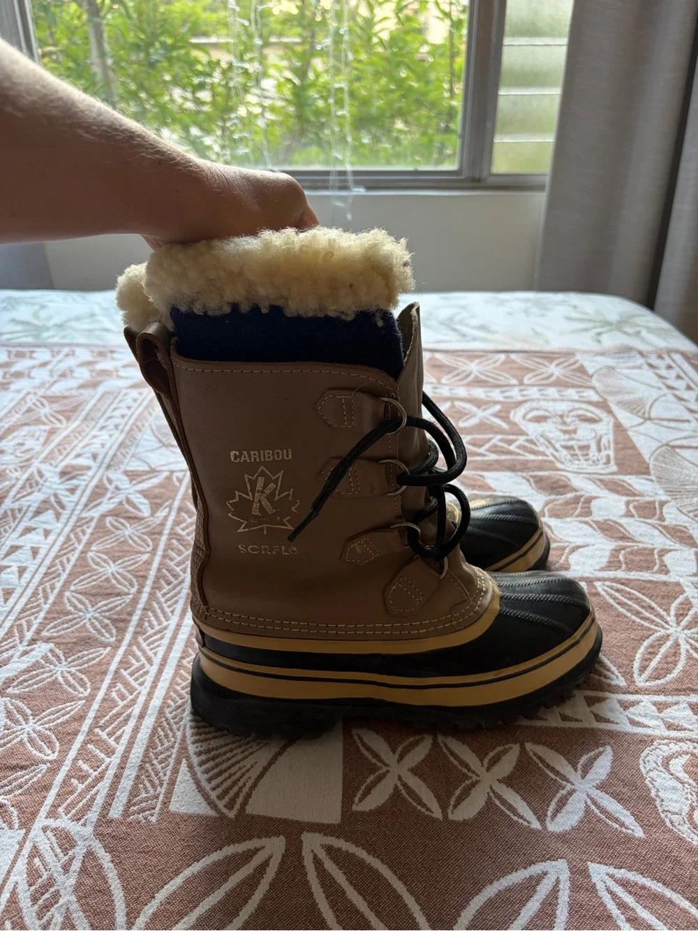 VINTAGE Made In Canada - Caribou Kaufman Women's Tan Lace-Up Winter Boots